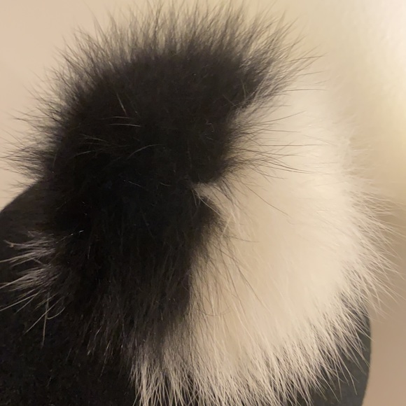 Helene Berman Fox Fur Pom Pom Cap - Picture 4 of 6